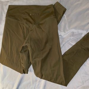 Balance athletics (vitality) cloud leggings forest green, size medium